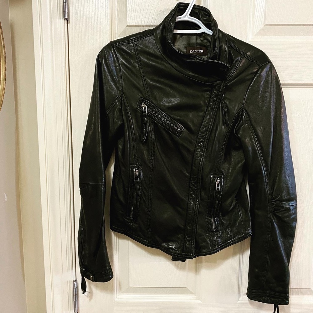 Women’s Danier XS leather Jacket